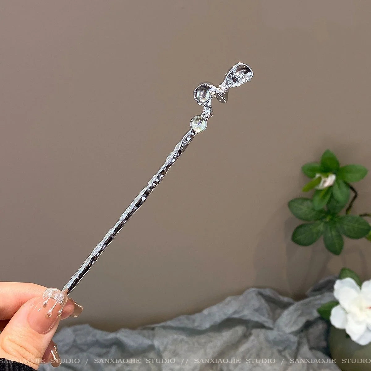 Light Luxury Glitter Hairpin – Elegant Geometric Moonstone Hair Stick for Women - Image 9