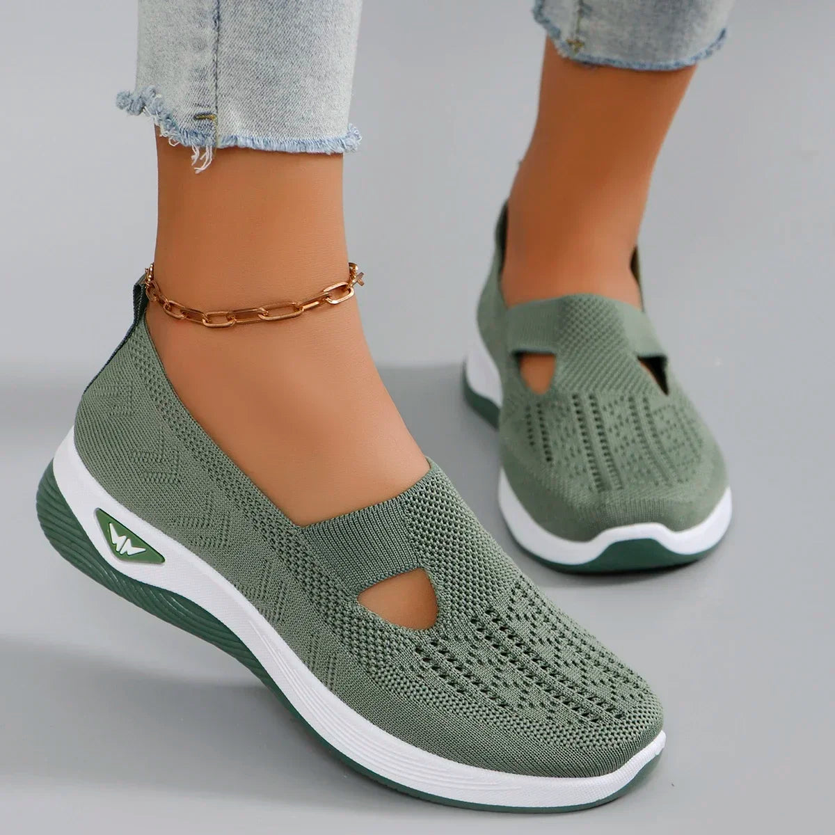2025 Spring Women's Casual Shoes – Soft-Soled Breathable Sneakers for Middle-Aged & Elderly Moms - Image 3